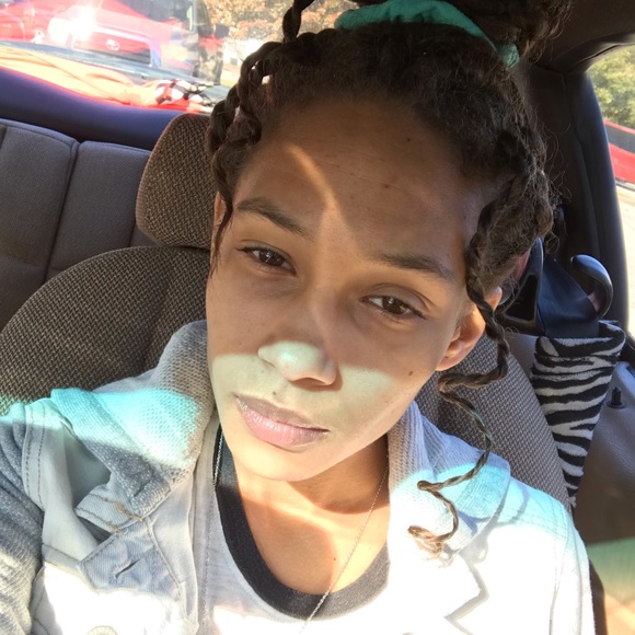 Meet your Posher, Arielle leslie - Picture 1 of 1